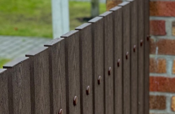 Tvorų ir terasų tendencijos Lietuvoje: pirkėjai vis dažniau renkasi kokybę, o ne mažiausią kainą