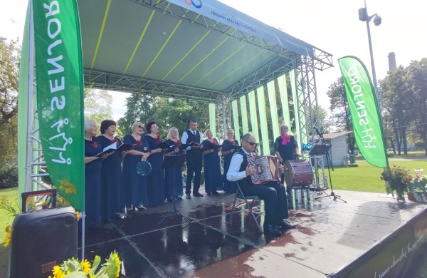 Jonavoje pirmą kartą surengtas „Senjorų piknikas“: susibūrė bendrystei ir gerai nuotaikai