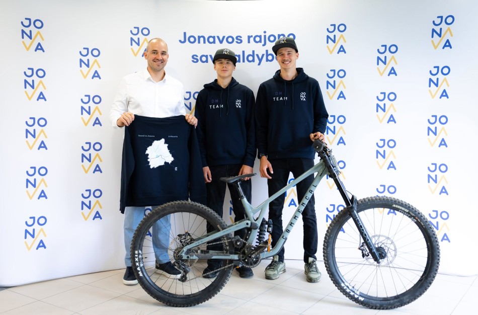 Du Jonavos sportininkai - pasaulio downhill čempionato trasoje Italijoje