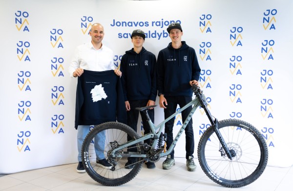 Du Jonavos sportininkai - pasaulio downhill čempionato trasoje Italijoje