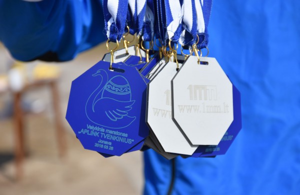 Aplink tvenkinius ratus suko ir ilgų nuotolių bėgikai