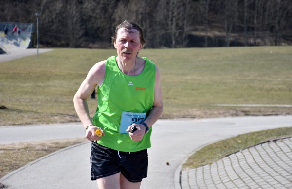 Aplink tvenkinius ratus suko ir ilgų nuotolių bėgikai