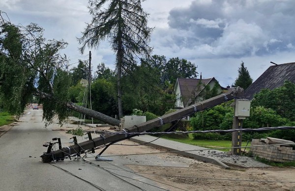 Tęsiami Jonavos ugniagesių gelbėtojų darbai