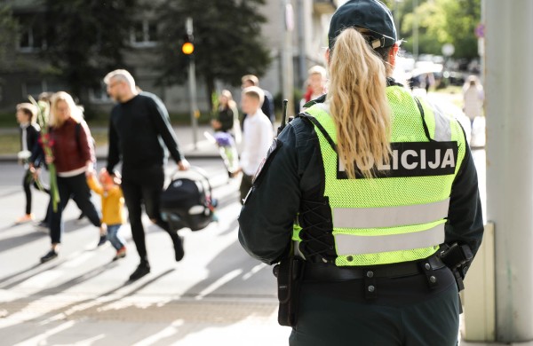 Rugsėjo 1-osios rytą – ypatingas policijos ir savanorių dėmesys perėjoms prie mokyklų: ko tikimasi iš vairuotojų