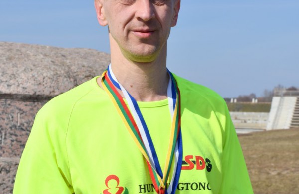 Aplink tvenkinius ratus suko ir ilgų nuotolių bėgikai