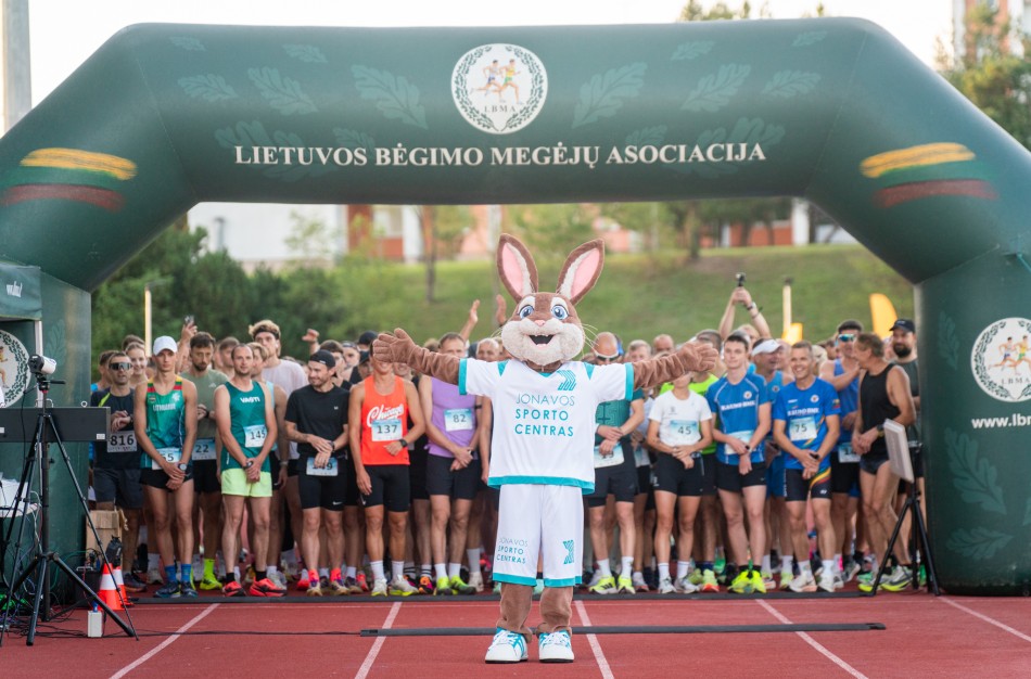 Jonavos bėgimo taurės 7-asis sezonas finišavo rekordiniu dalyvių skaičiumi