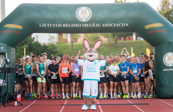 Jonavos bėgimo taurės 7-asis sezonas finišavo rekordiniu dalyvių skaičiumi