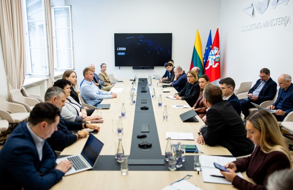 Susisiekimo ministras Juras Taminskas: dėl Kelių eismo taisyklių pakeitimų dviratininkų ir vairuotojų saugumui judama kompromiso link