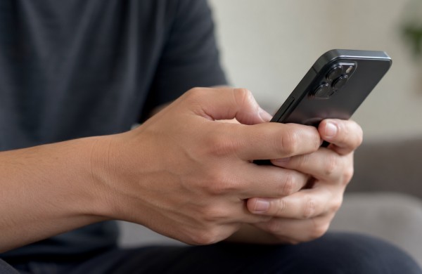 Telefonas perspėja apie pavojų, o jūs spaudžiate „uždaryti“? Specialistai įspėja apie dažną klaidą