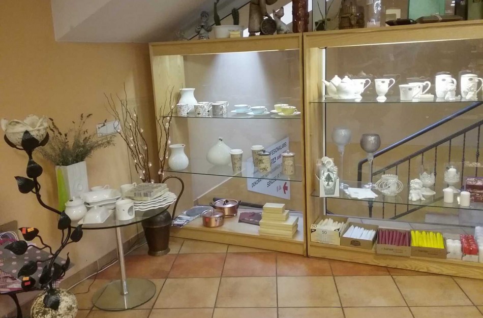 Išskirtinio dizaino ir žinomų ženklų prekės – Jonavoje