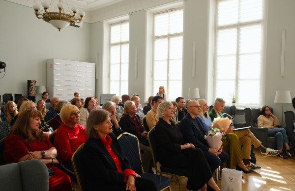 Dešimtoji Grigorijaus Kanovičiaus literatūrinė premija įteikta Sondrai Simanai