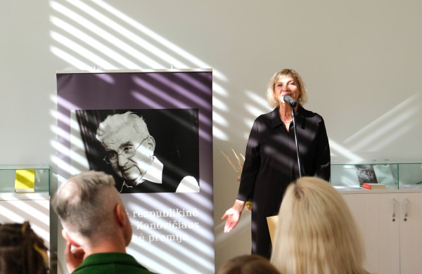 Dešimtoji Grigorijaus Kanovičiaus literatūrinė premija įteikta Sondrai Simanai