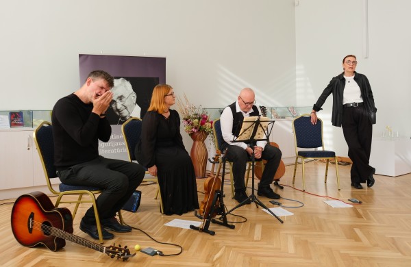 Dešimtoji Grigorijaus Kanovičiaus literatūrinė premija įteikta Sondrai Simanai