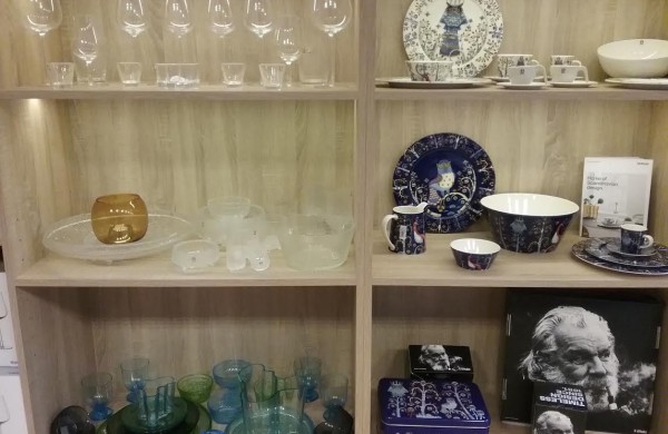 Išskirtinio dizaino ir žinomų ženklų prekės – Jonavoje