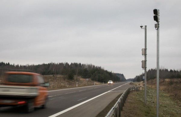 Savaitės lakstūnas skriejo kelyje Jonava–Kėdainiai–Šeduva, užfiksuoti ir šimtai vairuotojų su telefonais rankose