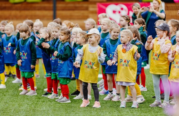 Kurkime daugiau galimybių mergaitėms: kviečiame tapti „Playmakers“ centru