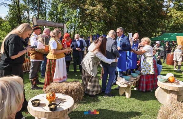 Tradicinis „Rudens kermošius“ subūrė jonaviečius