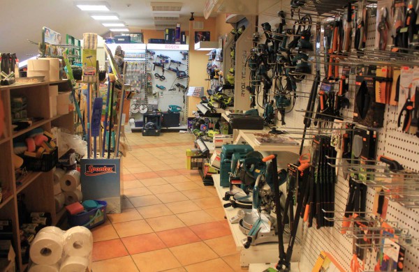 Išskirtinio dizaino ir žinomų ženklų prekės – Jonavoje