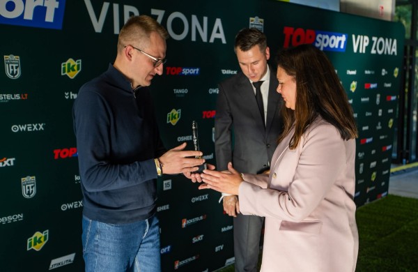 Jonavos „Neries“ mokyklos pedagogė - tarp šiemet pagerbtų Lietuvos masinio futbolo lyderių