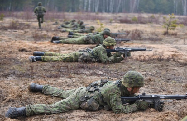 Savanorių būryje karybos pradžiamokslio mokėsi ir dviejų anūkų močiutė
