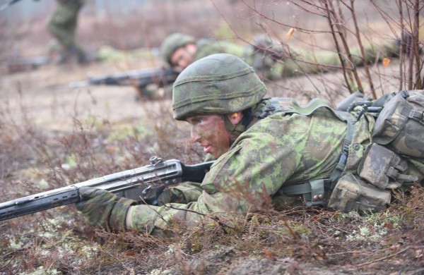Savanorių būryje karybos pradžiamokslio mokėsi ir dviejų anūkų močiutė