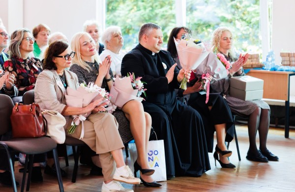 Vyresnio amžiaus žmonių savaitė Jonavoje prasidėjo popiete „Per kartas į širdį“