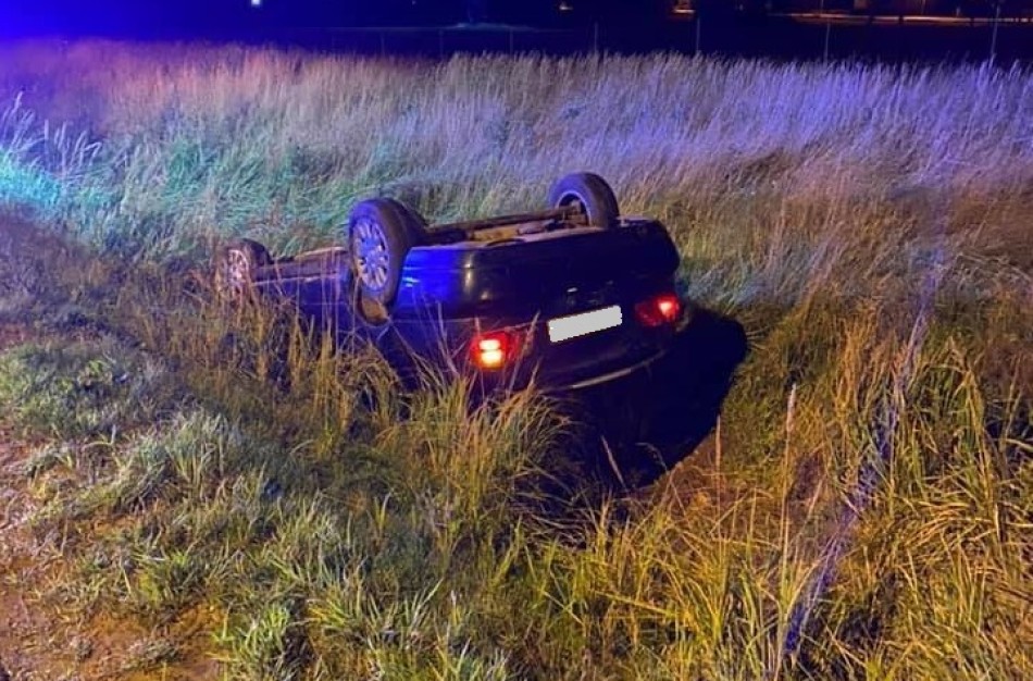 Jonavoje „Audi“ vertėsi ant stogo, dvi keleivės išvežtos į ligoninę