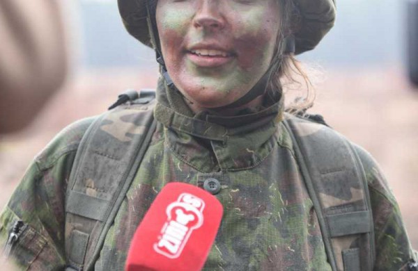 Savanorių būryje karybos pradžiamokslio mokėsi ir dviejų anūkų močiutė