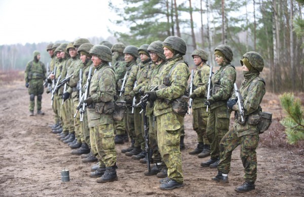Savanorių būryje karybos pradžiamokslio mokėsi ir dviejų anūkų močiutė