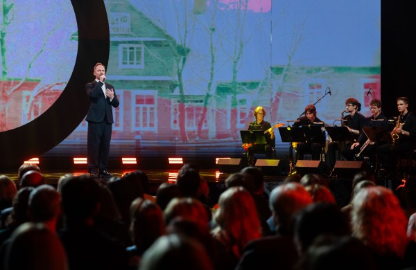 Tarptautinę mokytojų dieną pagerbti iškilūs Lietuvos pedagogai – įteiktos nacionalinės premijos, viena jų - Ingai Kuuzeorg-Petrikonienei