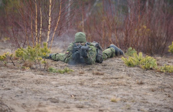Savanorių būryje karybos pradžiamokslio mokėsi ir dviejų anūkų močiutė