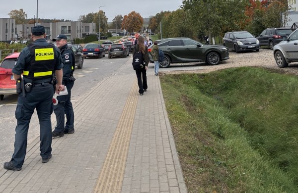 Policija ir Transporto kompetencijų agentūra tikrina, kaip į mokyklas vežami vaikai: reidai vyks ir Jonavoje  