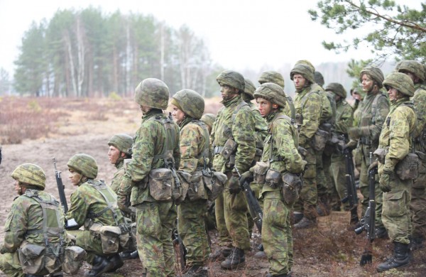 Savanorių būryje karybos pradžiamokslio mokėsi ir dviejų anūkų močiutė