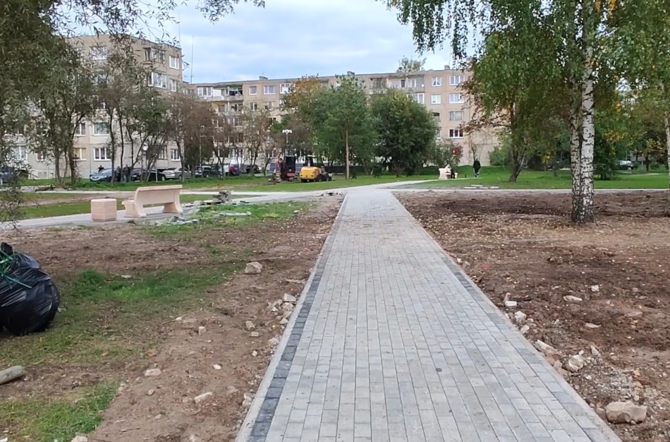 Ar Ruklai už 100 tūkst. eurų įrenginėja parką iš panaudotų daiktų? Direktorius atsakė, kas atkeliavo iš Jonavos