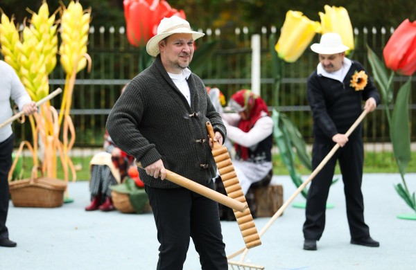 Jonavos rajono neįgaliųjų veiklos centre surengta „Rudenėlio skraistės“ šventė