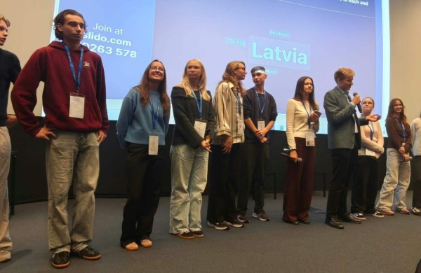 Jonavos Senamiesčio gimnazijos MEPA ambasadoriai dalyvavo tarptautiniame renginyje Taline ir Helsinkyje