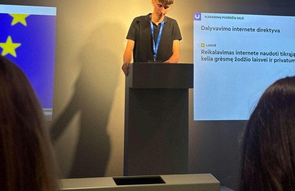 Jonavos Senamiesčio gimnazijos MEPA ambasadoriai dalyvavo tarptautiniame renginyje Taline ir Helsinkyje