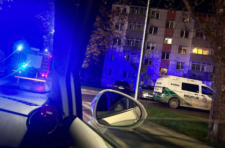 Jonavoje per vakarą ugniagesių pagalbos prireikė tris kartus