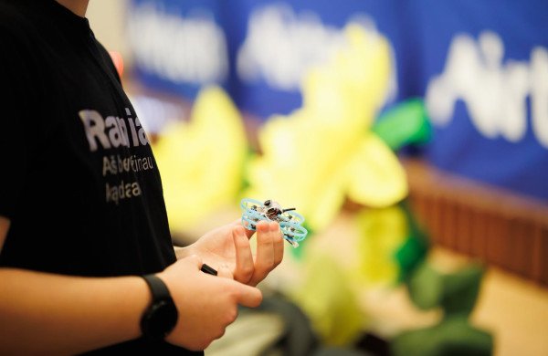 Jonavoje surengtos „Airtech“ mikro dronų varžybos