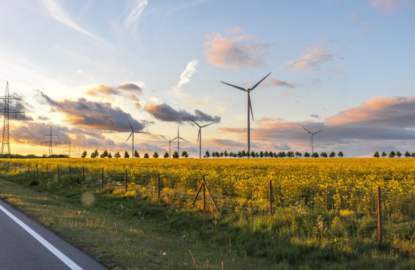 Elektros kainos kyla, tačiau yra valandų, kai ji kainuoja tris kartus pigiau