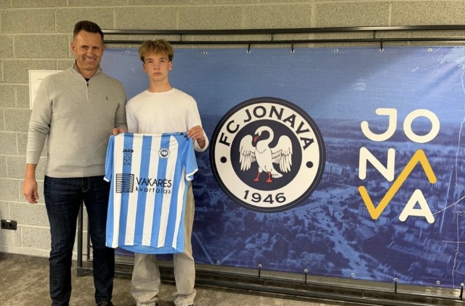 Matas Mirončikas pasirašė ilgalaikę profesionalią sutartį su FK ,,Jonava"