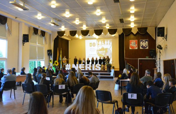 Respublikinė konferencija „Maži darbai – dideli pokyčiai“ subūrė mokinius bendrystei 