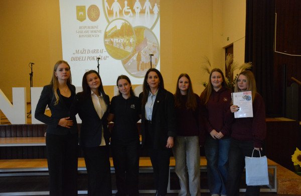 Respublikinė konferencija „Maži darbai – dideli pokyčiai“ subūrė mokinius bendrystei 