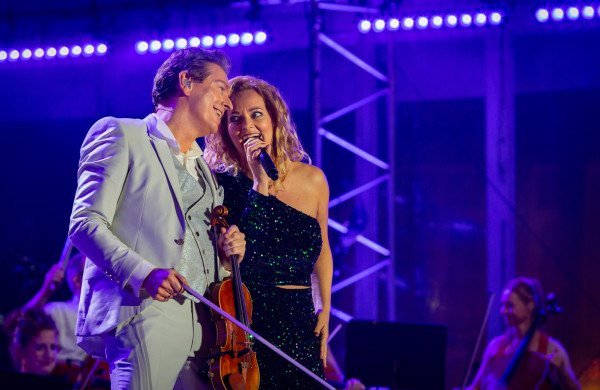 Su André Rieu ir Andrea Bocelli dirbęs dirigentas meta iššūkį rimtai klasikai: į Kauną atveža orkestrą-fenomeną 