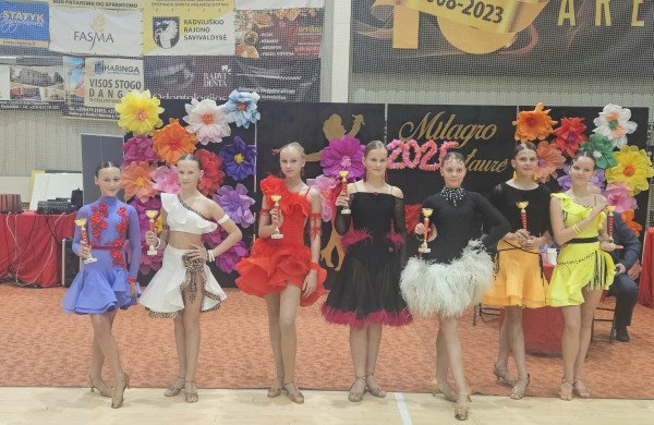 Tris dienas šokių klubas „Vėtra“ šturmavo sportinių šokių olimpą