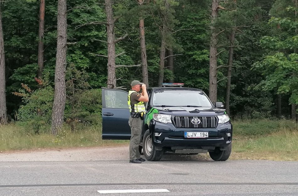 Naujai įsidarbinantiems VSAT pasienio užkardų pareigūnams skirs vienkartinį 10 tūkst. eurų paskatinimą