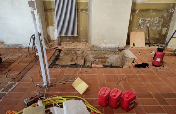 Jonavos Šv. apaštalo Jokūbo bažnyčioje - pirmosios mišios po remonto pertraukos