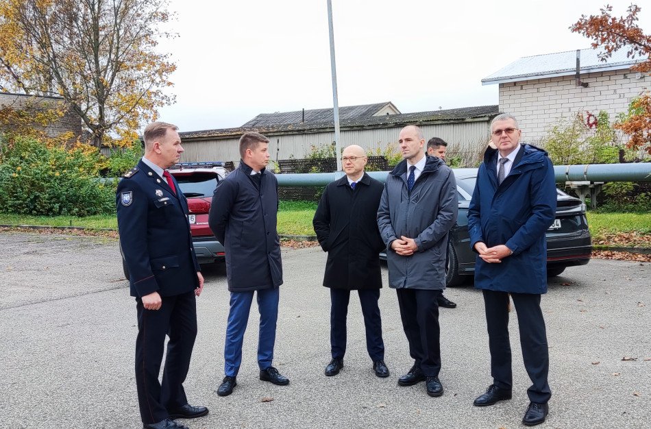 Ministras M. Katelynas Jonavoje: iškeltos Ruklos ir Panoterių romų problemos, aptarta naujos gaisrinės statyba