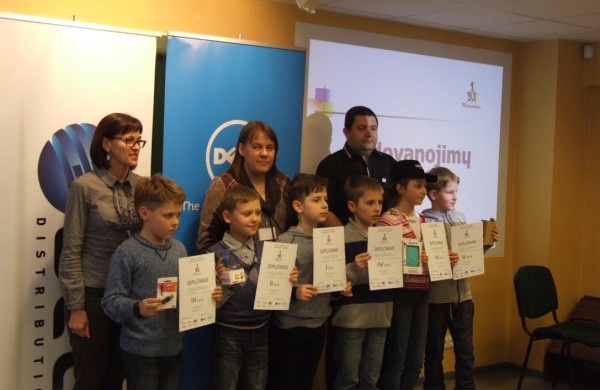 Mintinai matematinius veiksmus mokantys atlikti jonaviečiai vaikai – vieni geriausių Lietuvoje