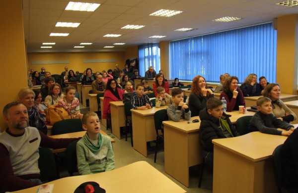 Mintinai matematinius veiksmus mokantys atlikti jonaviečiai vaikai – vieni geriausių Lietuvoje